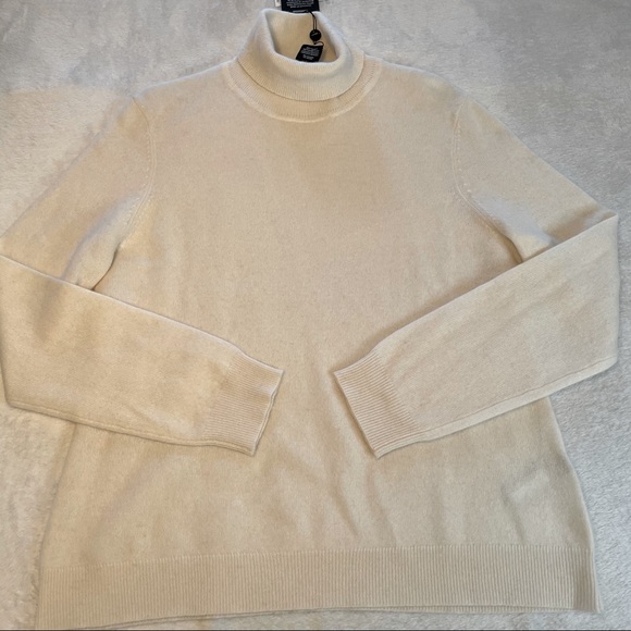 Lord&Taylor 100% Cashmere turtleneck Sweater XL - Picture 2 of 10